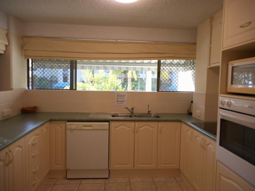 Placid Waters Holiday Apartments Bongaree エクステリア 写真