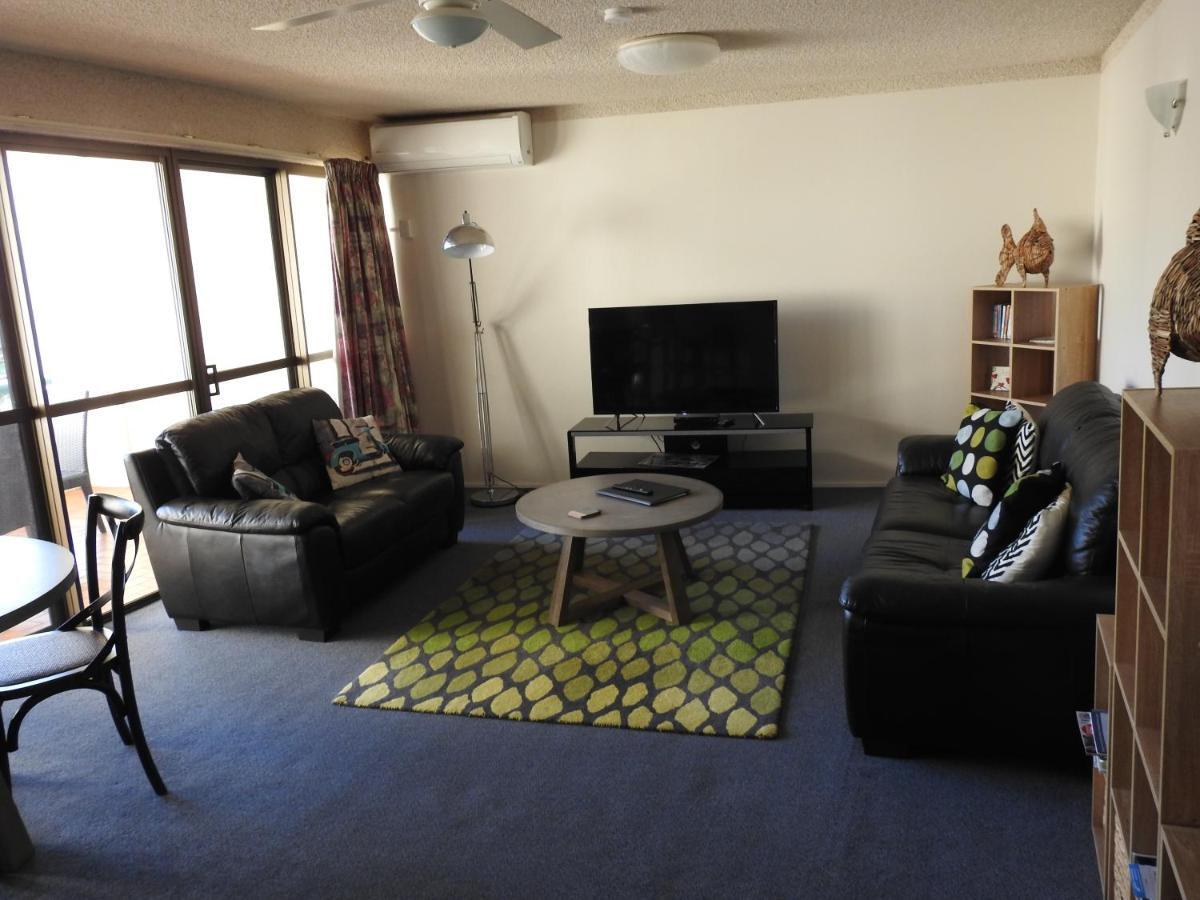 Placid Waters Holiday Apartments Bongaree エクステリア 写真