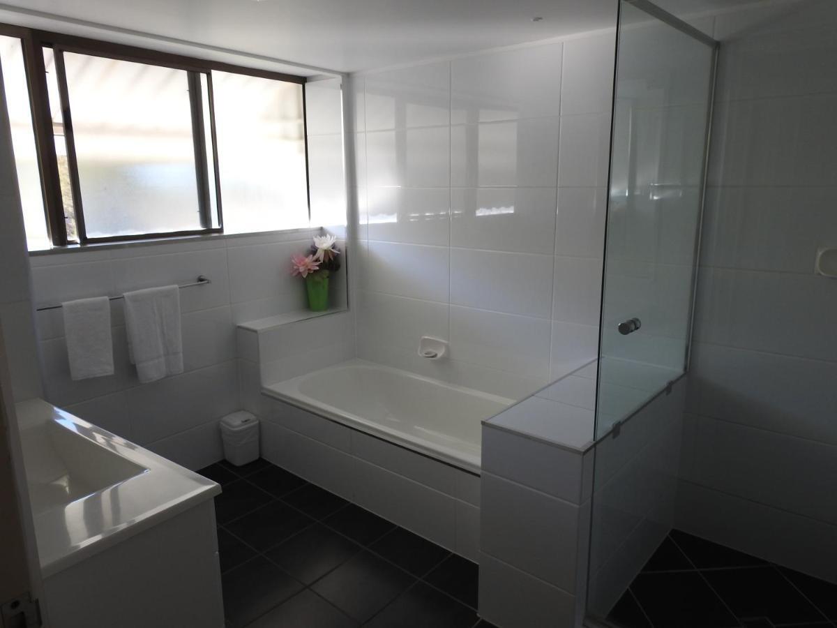 Placid Waters Holiday Apartments Bongaree エクステリア 写真